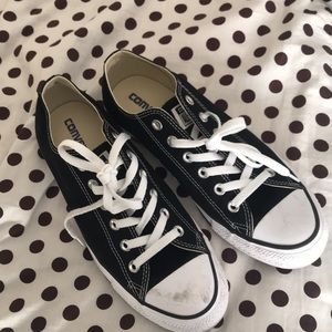 Black converse chucks